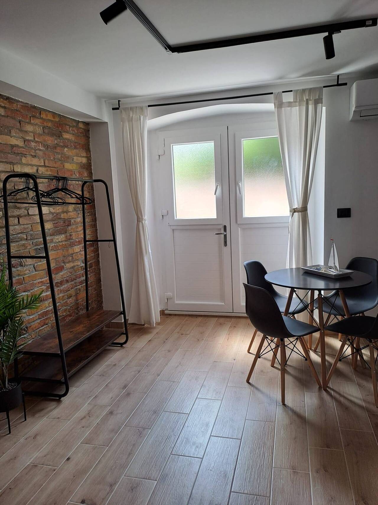 Leut apartment - photo 4